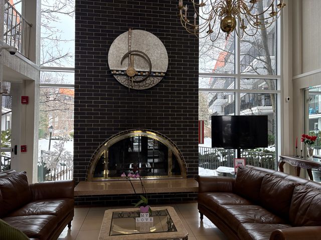 9529 Bronx Avenue 401, Skokie, IL 60077