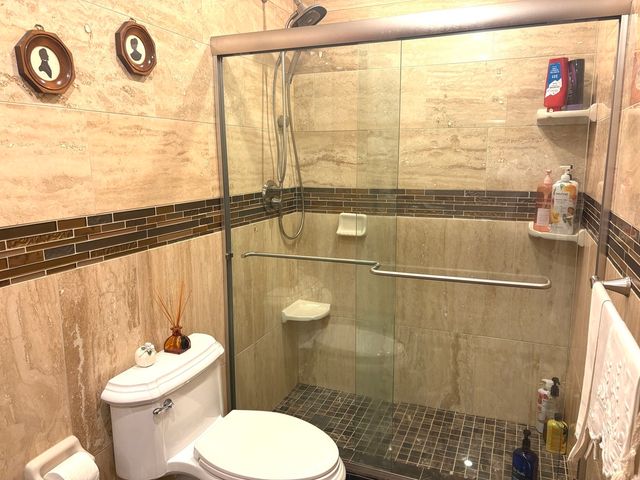 9529 Bronx Avenue 401, Skokie, IL 60077