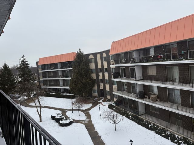 9529 Bronx Avenue 401, Skokie, IL 60077