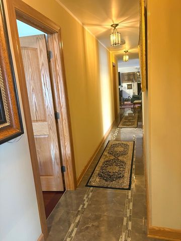 9529 Bronx Avenue 401, Skokie, IL 60077