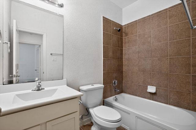 1423 Apple Orchard Trl, Conroe, TX 77301