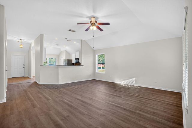 1423 Apple Orchard Trl, Conroe, TX 77301