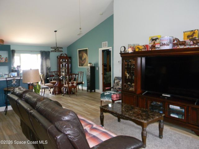 811 Avalon Street SE, Palm Bay, FL 32909