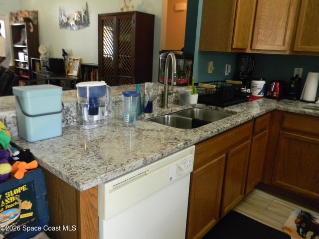 811 Avalon Street SE, Palm Bay, FL 32909