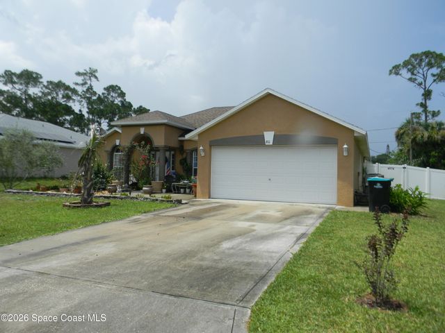 811 Avalon Street SE, Palm Bay, FL 32909
