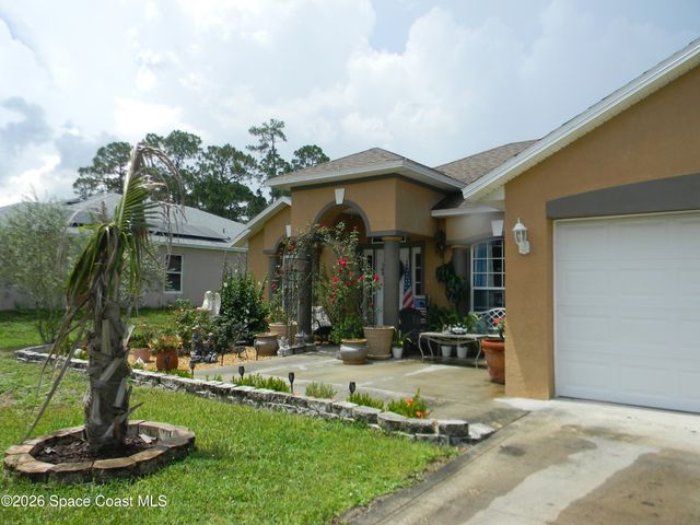 811 Avalon Street SE, Palm Bay, FL 32909