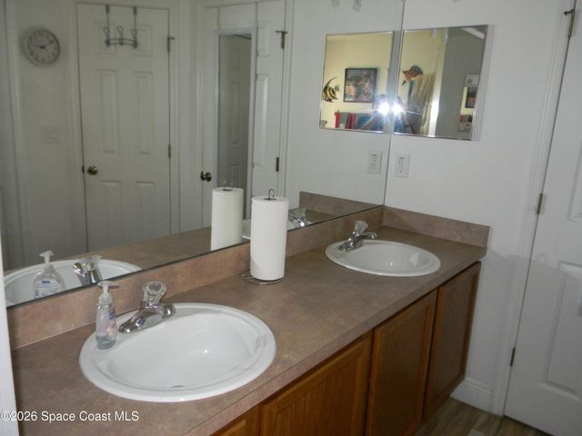 811 Avalon Street SE, Palm Bay, FL 32909