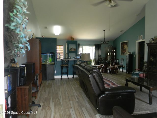 811 Avalon Street SE, Palm Bay, FL 32909