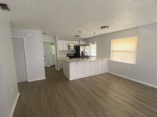 206 MARY CATHERINE COURT, Lakeland, FL 33809