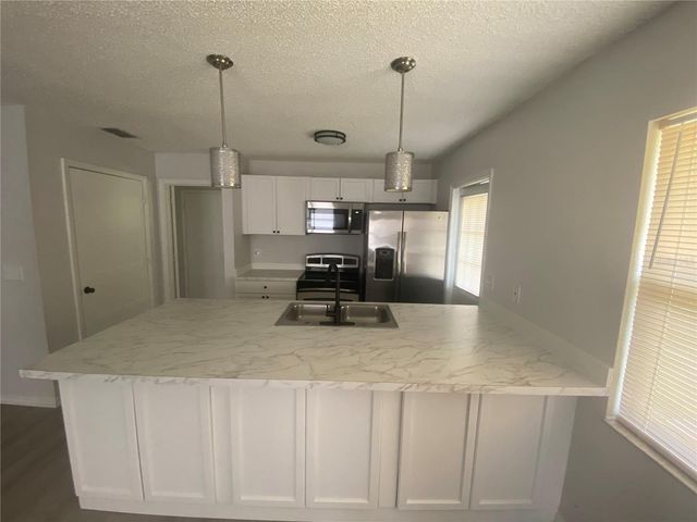 206 MARY CATHERINE COURT, Lakeland, FL 33809