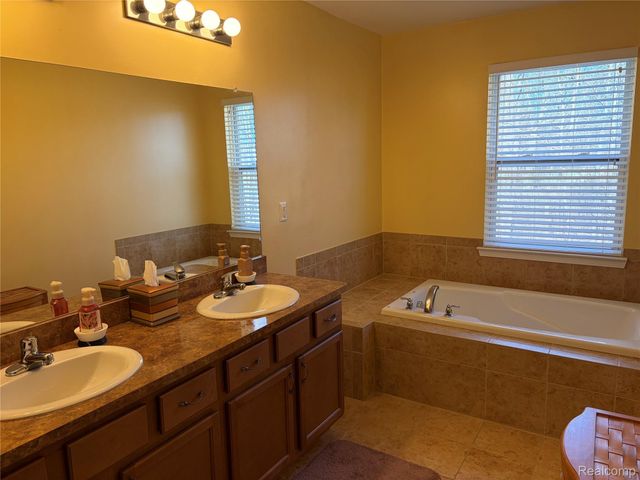 44265 Timberview Court, Van Buren Charter Township, MI 48111