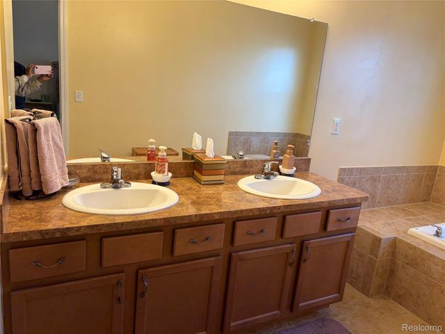 44265 Timberview Court, Van Buren Charter Township, MI 48111