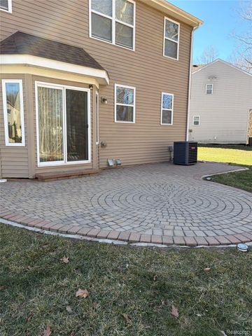 44265 Timberview Court, Van Buren Charter Township, MI 48111