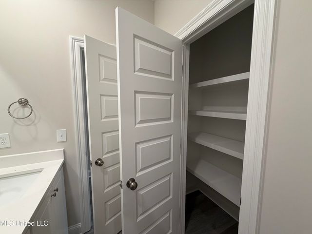 213 Anderson Oaks Drive, Pearl, MS 39208