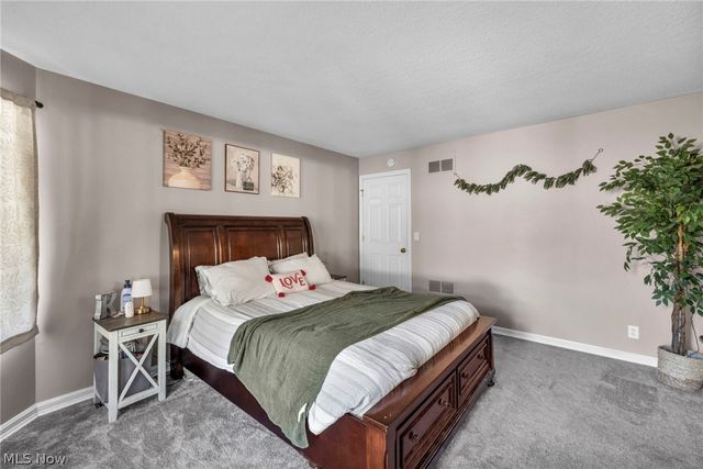 6101 National Road, Zanesville, OH 43701