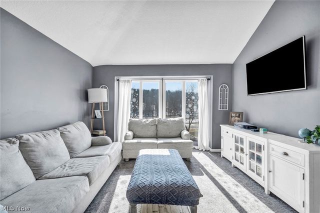 6101 National Road, Zanesville, OH 43701