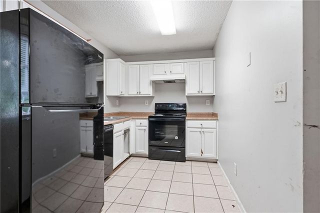6013 Radford Drive, Riverdale, GA 30296