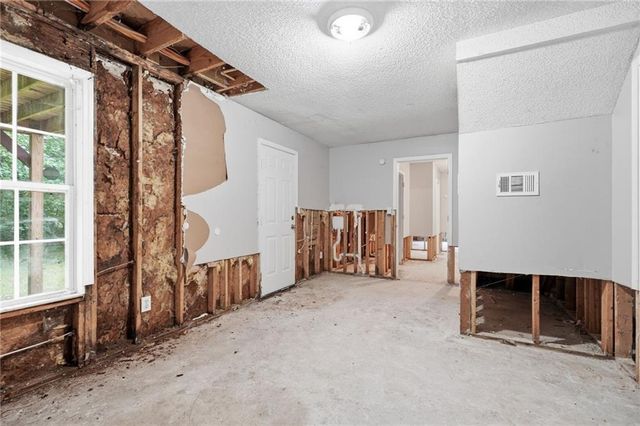 6013 Radford Drive, Riverdale, GA 30296