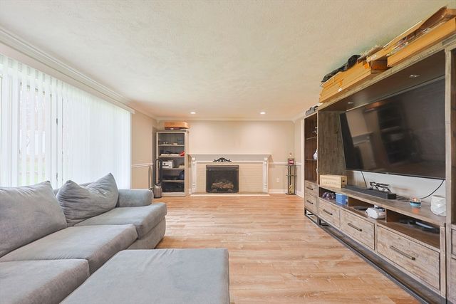 2 Villa Lane, Peabody, MA 01960