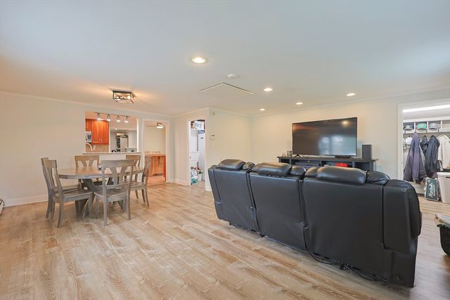 2 Villa Lane, Peabody, MA 01960