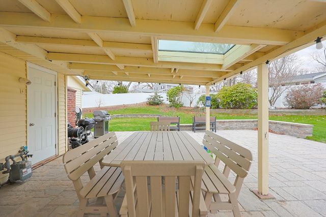 2 Villa Lane, Peabody, MA 01960