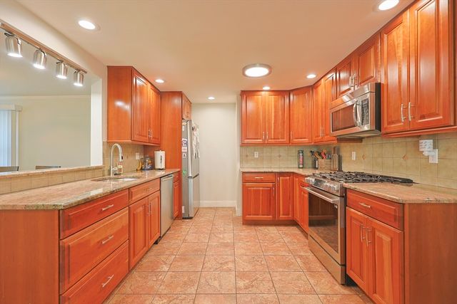 2 Villa Lane, Peabody, MA 01960