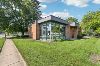 530 N Mclean Boulevard, Elgin, IL 60123