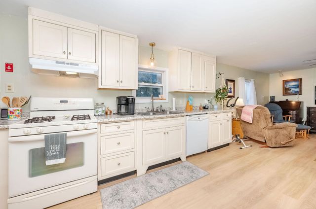 42 Trade Wind Lane, Rochester, NH 03867