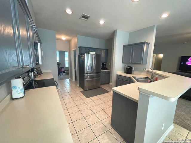 165 OZUNA DR, Cibolo, TX 78108