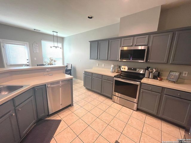 165 OZUNA DR, Cibolo, TX 78108