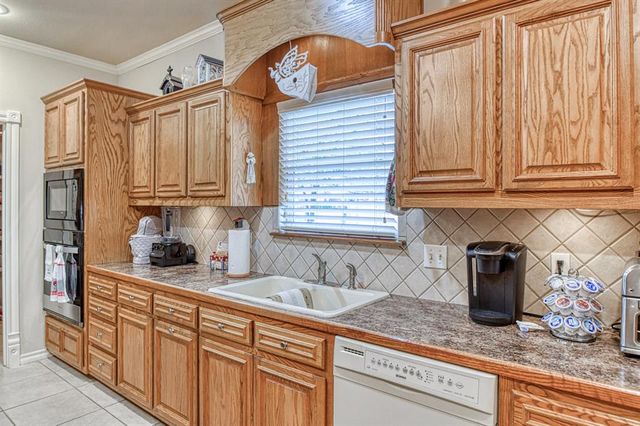 800 S 71st Street, Broken Arrow, OK 74014