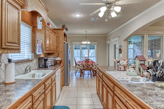 800 S 71st Street, Broken Arrow, OK 74014