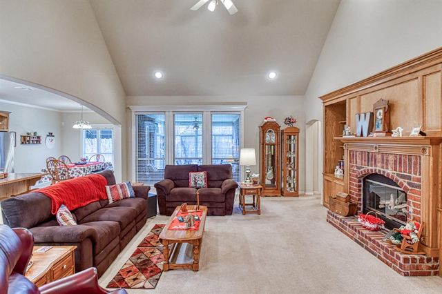 800 S 71st Street, Broken Arrow, OK 74014