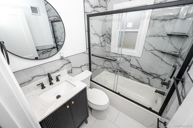 2 Polo Street, Dix Hills, NY 11746