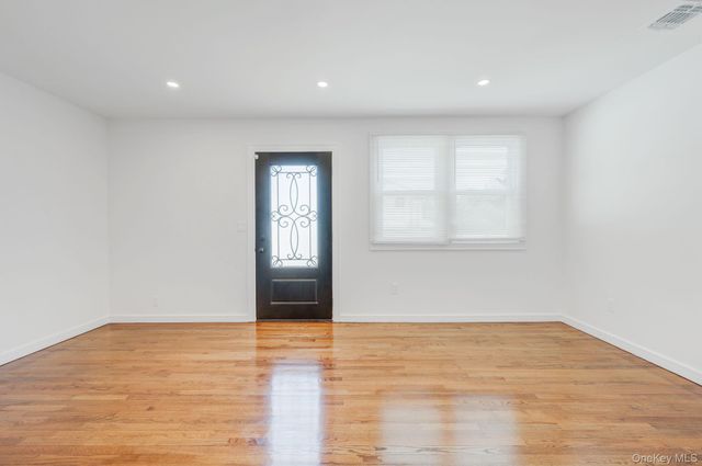 2 Polo Street, Dix Hills, NY 11746