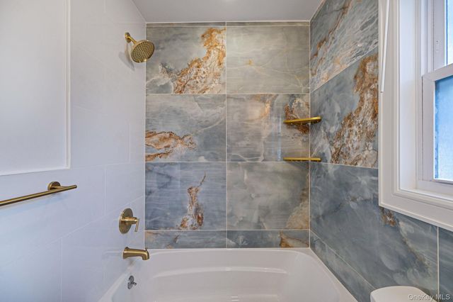 2 Polo Street, Dix Hills, NY 11746