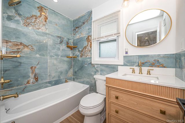 2 Polo Street, Dix Hills, NY 11746