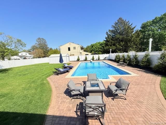 2 Polo Street, Dix Hills, NY 11746