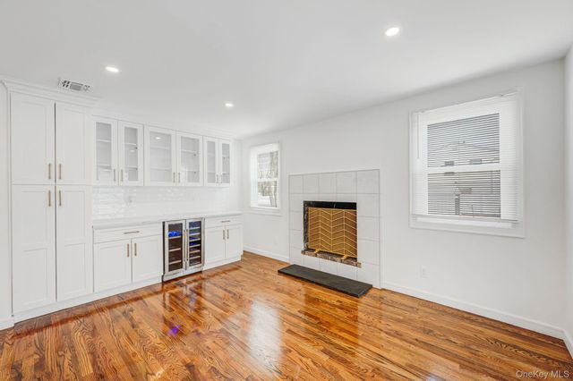 2 Polo Street, Dix Hills, NY 11746