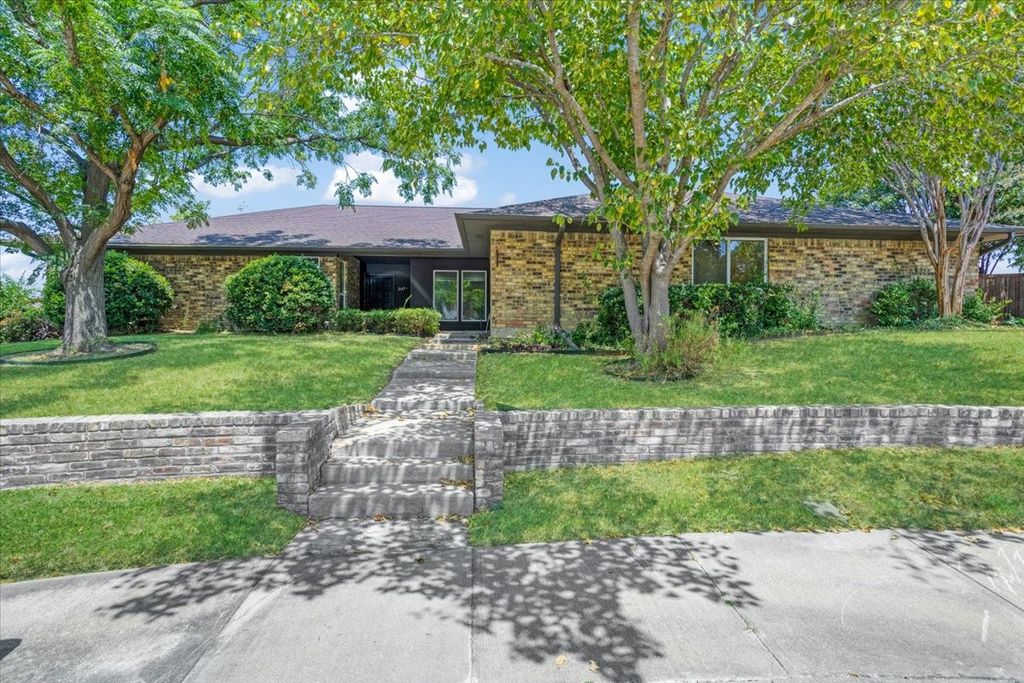2149 Willow Place A & B, Carrollton, TX 75006 — exterior