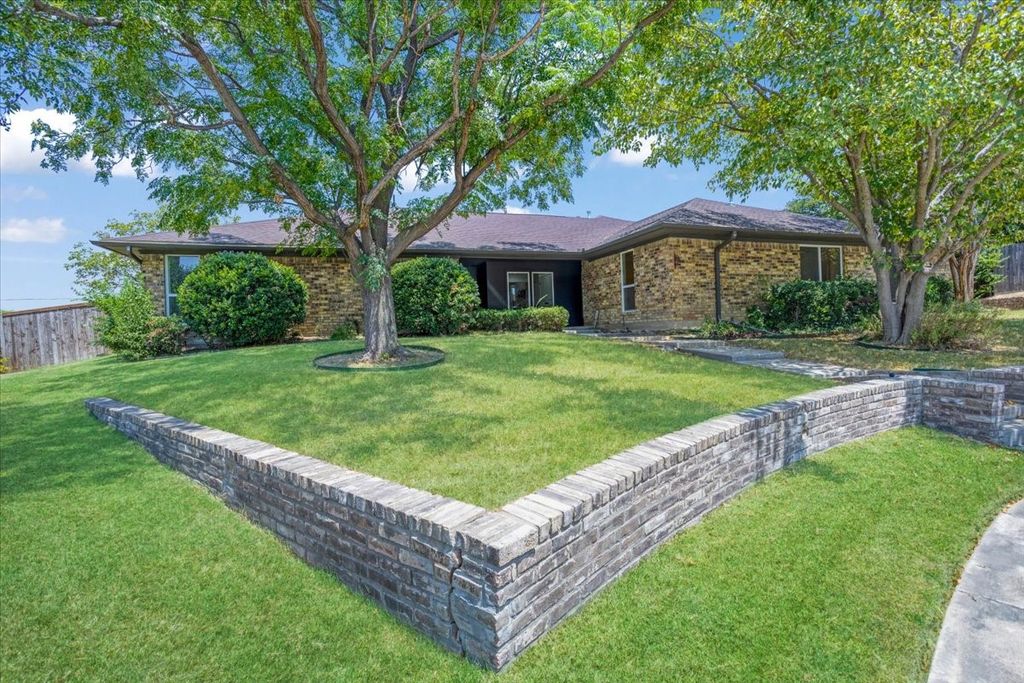 2149 Willow Place A & B, Carrollton, TX 75006 — photo 2
