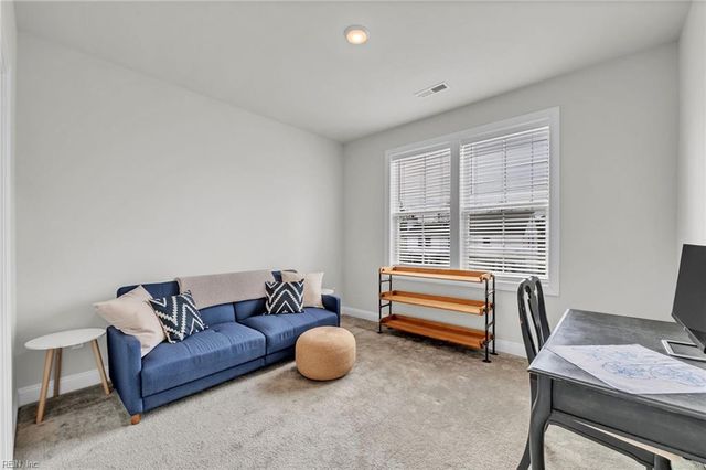 1515 Waltham LN, Newport News, VA 23608