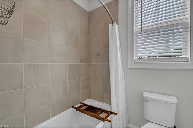 1515 Waltham LN, Newport News, VA 23608