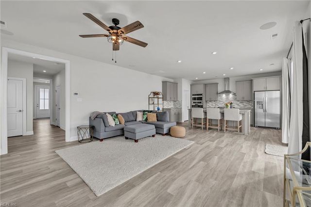 1515 Waltham LN, Newport News, VA 23608