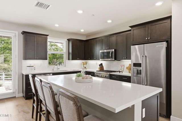283 Los Altos Walk, Ventura, CA 93004