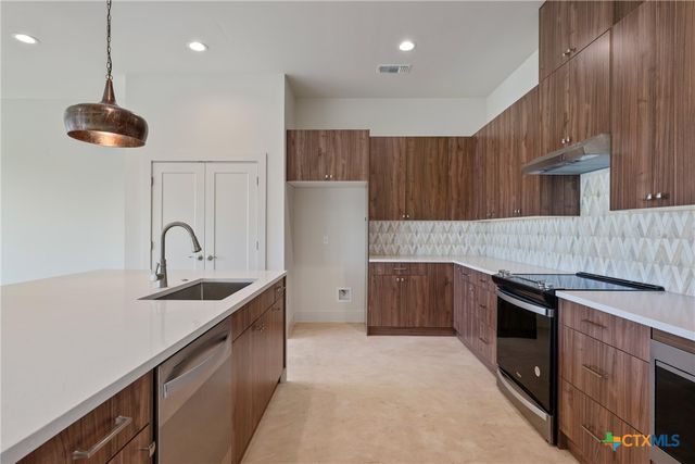 2646 Crazyhorse Pass, Austin, TX 78734