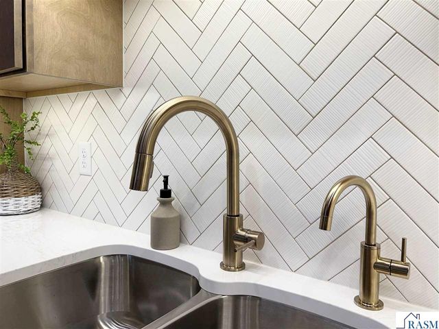 1040 Saba Boulevard, Mankato, MN 56001