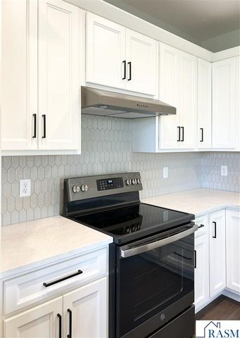 1040 Saba Boulevard, Mankato, MN 56001