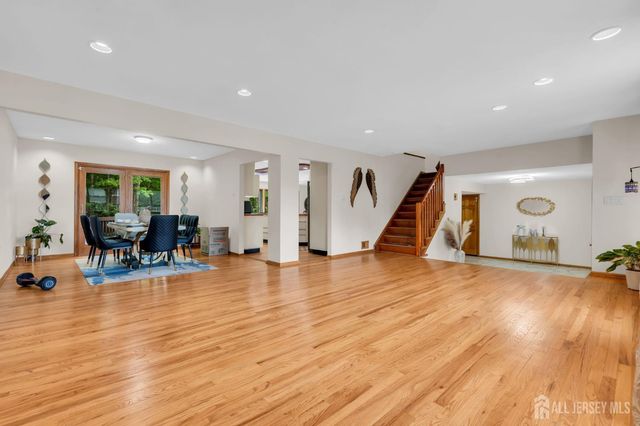 16 Woodmere Road, North Brunswick, NJ 08902