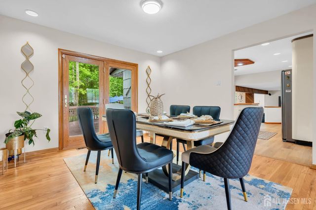 16 Woodmere Road, North Brunswick, NJ 08902